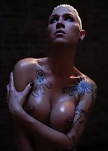 Sexy Danni posing her hot dirty body